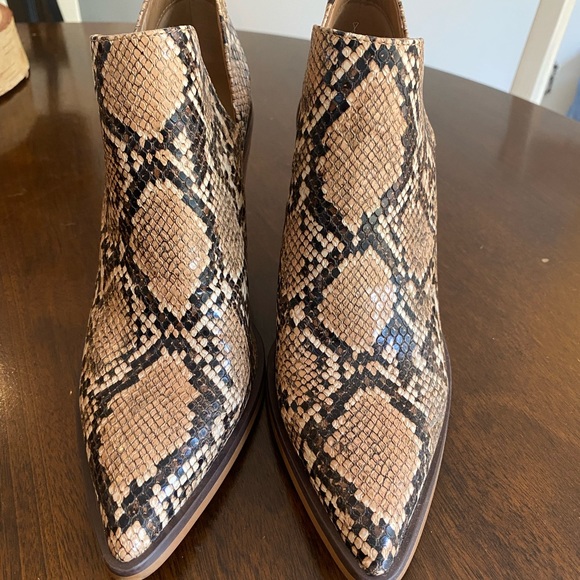 Steve Madden Heels - Picture 2 of 4